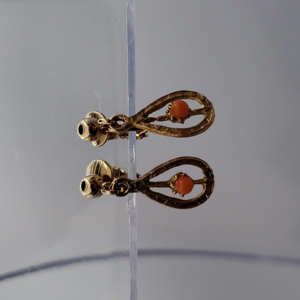 Vintage Teardrop clip earrings